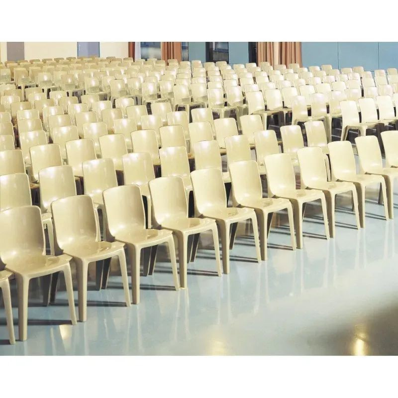 Chaise empilable en résine de synthèse Denver - Classement feu M2