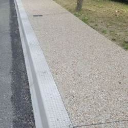 Bordure béton pour quai de bus