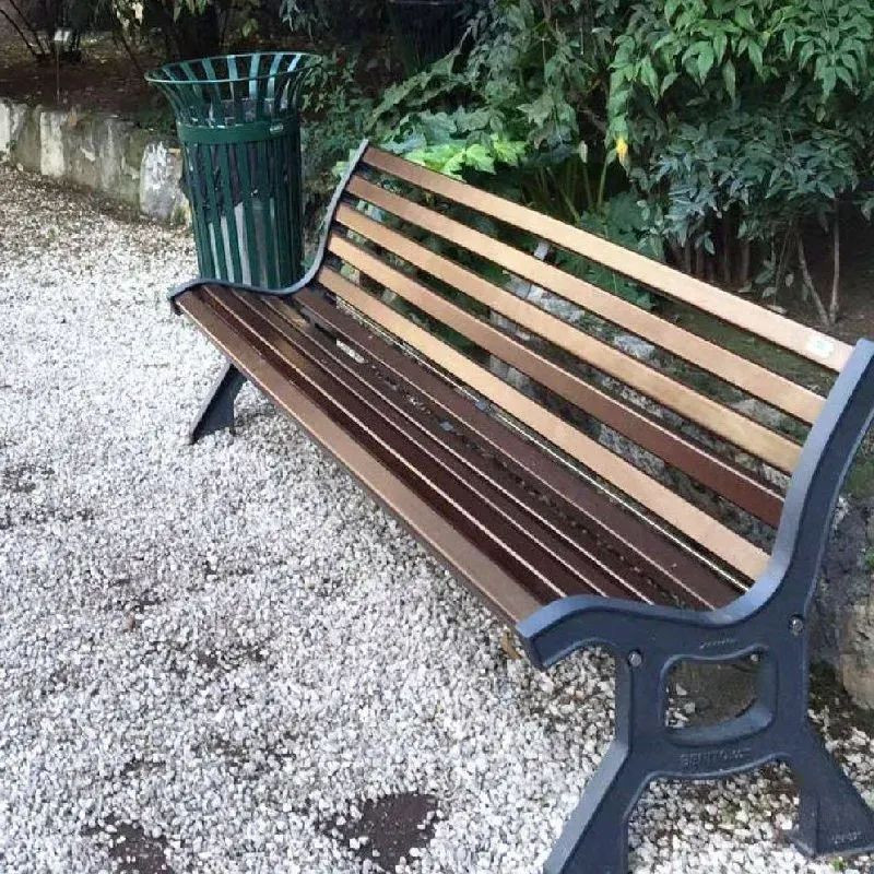 Banc Roda Benito UM320 en fonte et lattes en bois exotique