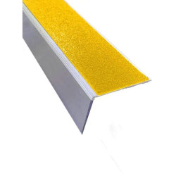 Nez de marche large avec anti-dérapant couleur pour escalier