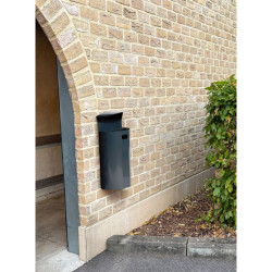Protection de pluie pour poubelle murale demi-lune