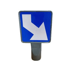 Flèche auto relevable de balisage J5