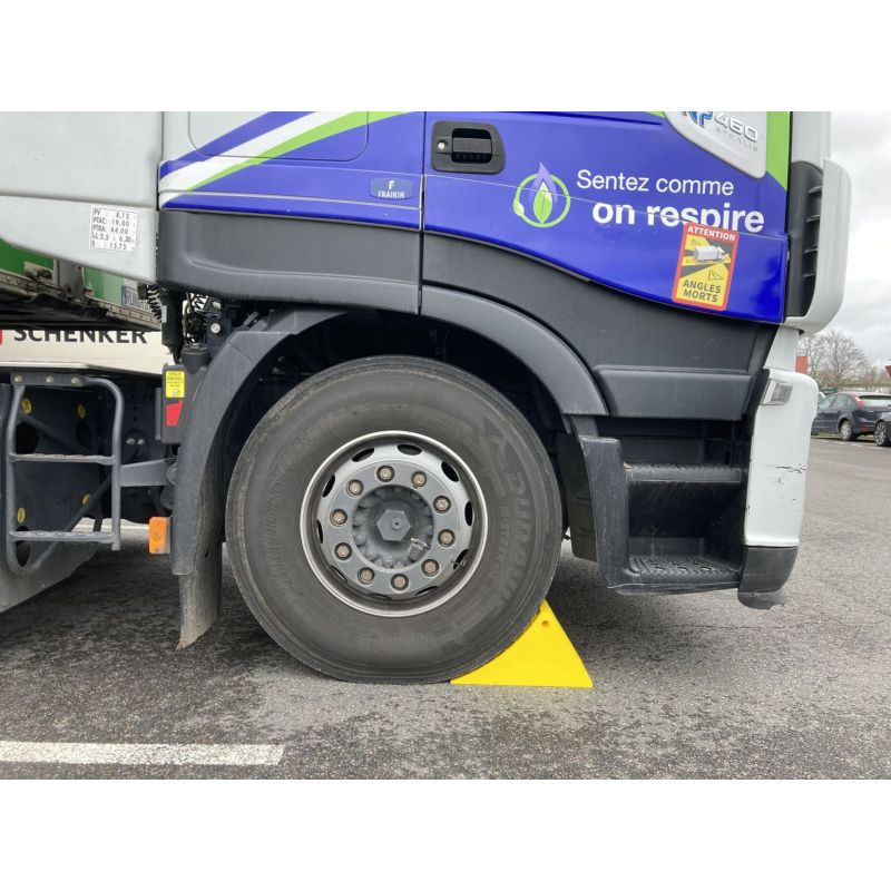 Cale roue pour poids lourds en TPU