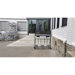 Rack 9 vélos électriques avec prises et boîtes de charge Schake