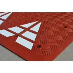 Ralentisseur poru voie publique 300 x 180 cm en caoutchouc
