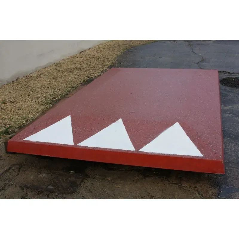 Coussin berlinois en béton préfabriqué rouge sablé
