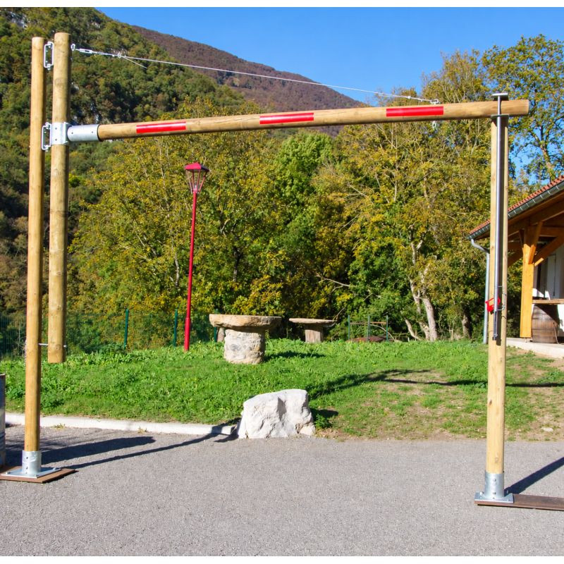 Portique tournant parking bois avec poteau de maintien Souston