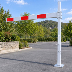 Portique anti-vandalisme en acier avec lisse réglable Langon XXL