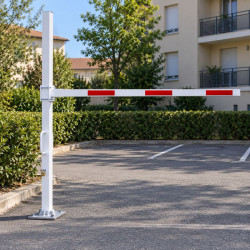 Portique anti-intrusion avec potence réglable hauteur/ largeur Orly1