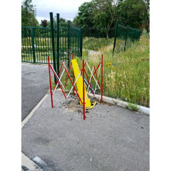 Barrière extensible de regard de 130 cm — balisage de chantier