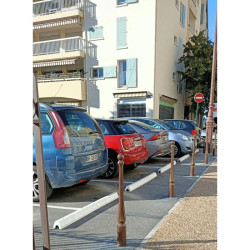 Butée de parking en polyéthylène Parkplace — équipement de parking