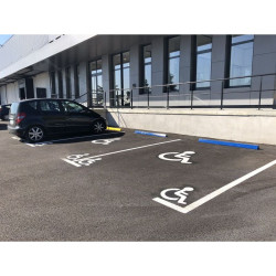 Butée de parking en polyéthylène Parkplace — équipement de parking