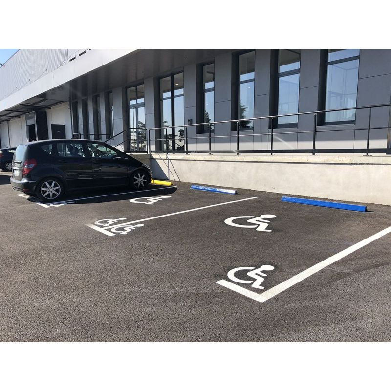 Butée de parking en polyéthylène Parkplace — équipement de parking