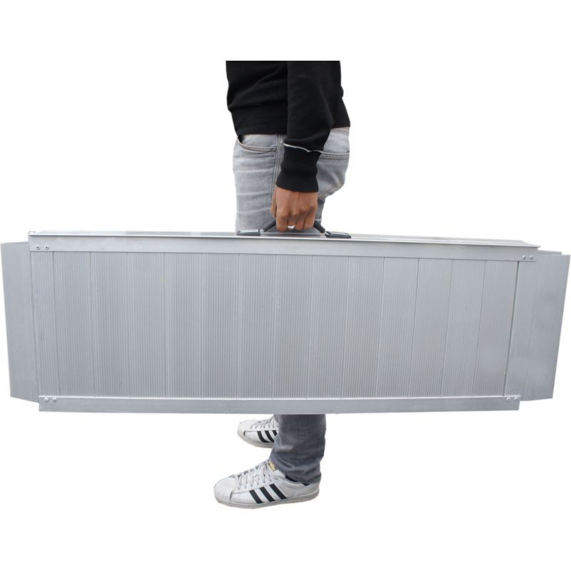 Rampe PMR pliante de type valise — accessibilité PMR
