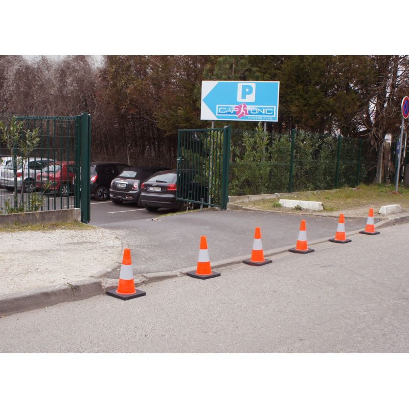 Cône de signalisation avec base lestée ou à lester — balisage