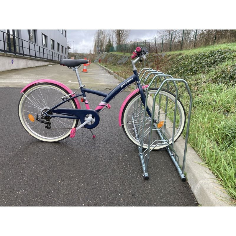 Râtelier de stationnement pour 5 vélos — stationnement des cycles