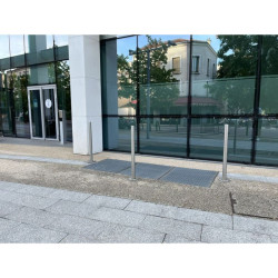 Poteaux de protection en inox 316 et boîtier de scellement compatible