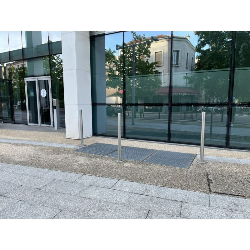 Poteaux de protection en inox 316 et boîtier de scellement compatible