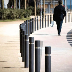 Borne anti-stationnement à mémoire de forme recyclable - Hospitalet